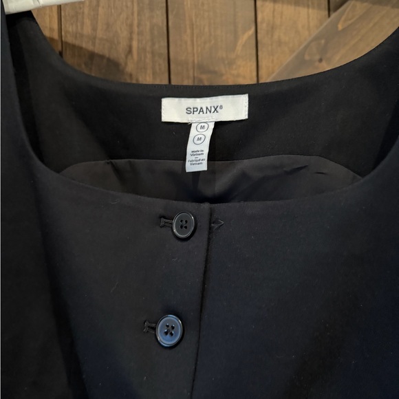 SPANX Women's tailored vest top NWOT - Picture 2 of 5